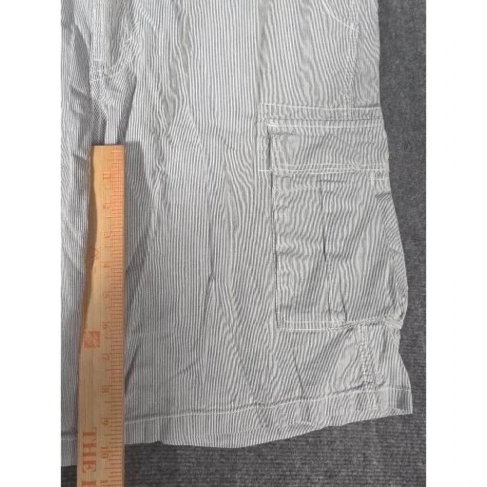 Levis Mens Pinstripe Cargo Shorts Blue White Hickory Stripe Size 40‎ 6-Pocket